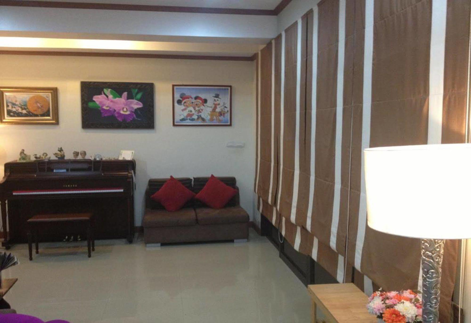 Ruankeaw Homestay Nai Harn Exterior photo